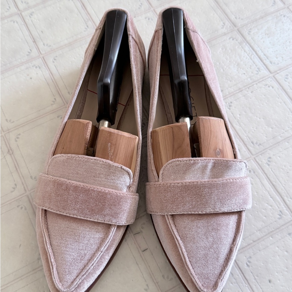 Sole Society Blush Velvet Pointed-Toe Loafers Size: 10 - Picture 2 of 8